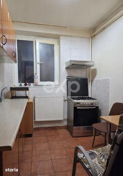 Apartament cu 4 camere semidecomandat în Central