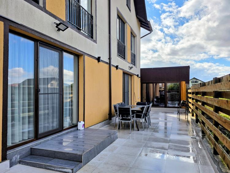 Duplex cu 4 camere cu Canalizare în Stupini