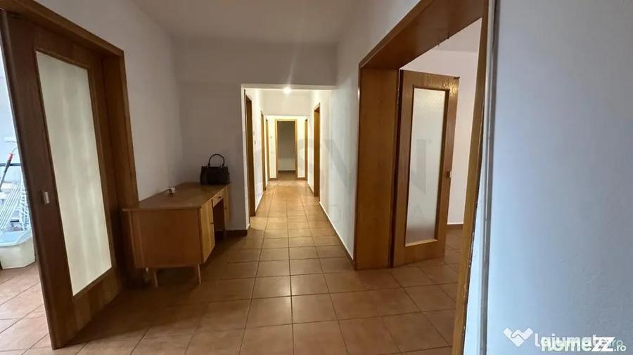 Apartament cu 5 camere decomandat în Unirii