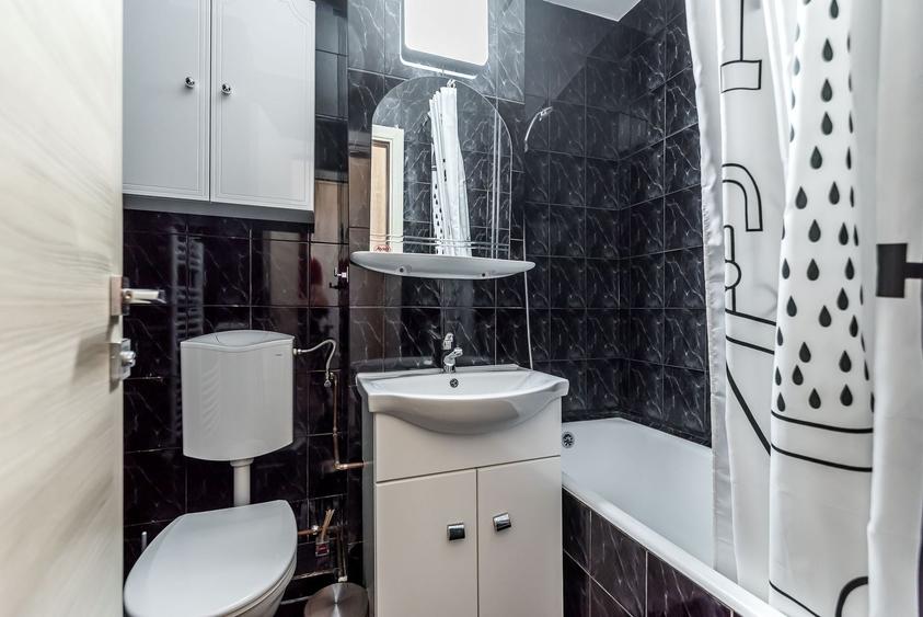 Apartament cu 5 camere decomandat, mobilat în Micălaca