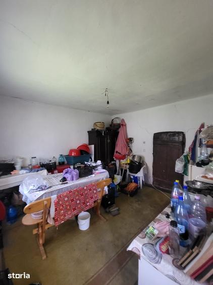 Casă cu 2 camere cu Teren 1100 Mp în Teiu
