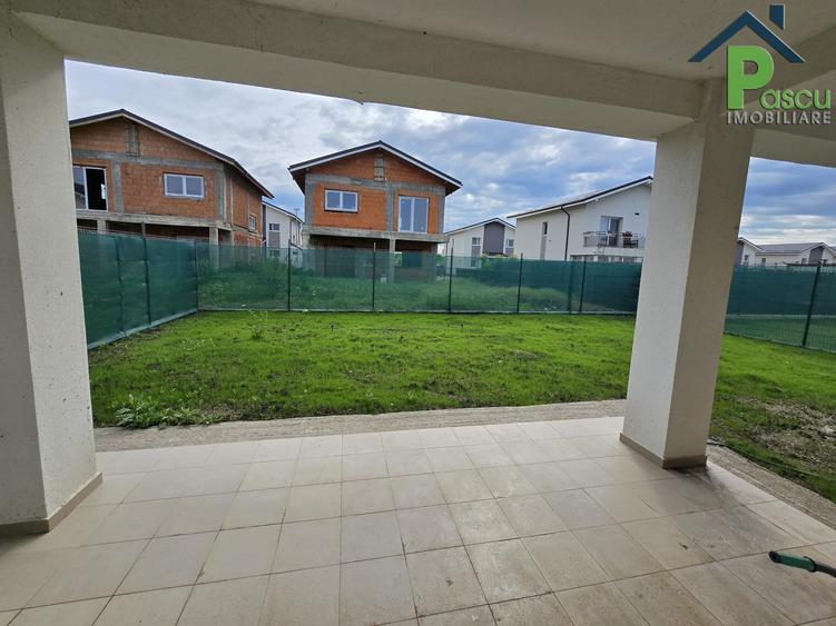 Casă individuală cu 3 camere cu Canalizare în Central