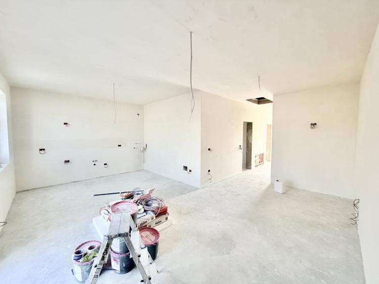 Duplex cu 3 camere cu Teren 300 Mp în Moșnița Nouă