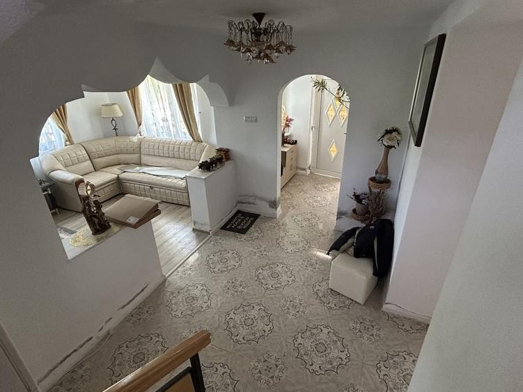 Casă cu 3 camere în Slătioarele
