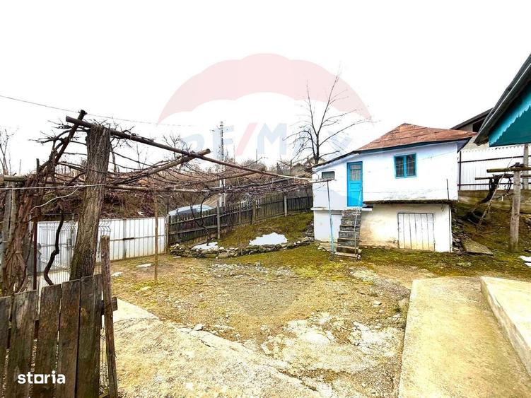 Casă cu 3 camere în Lespezi