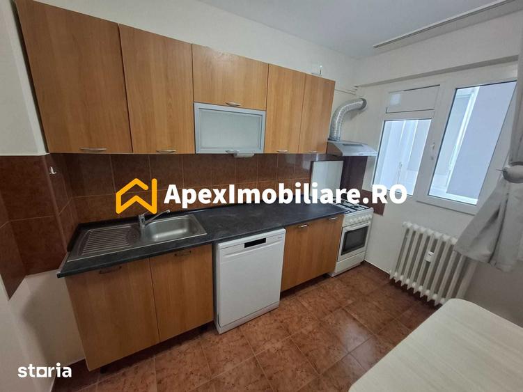 Apartament cu 2 camere decomandat în Titan