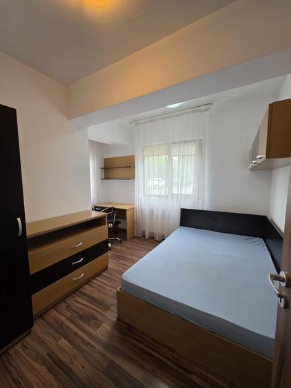 Apartament cu 3 camere decomandat în Tătărași