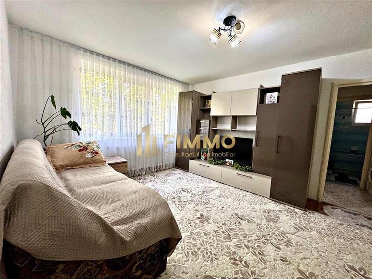Apartament cu 2 camere semidecomandat, mobilat în Central