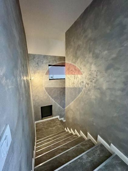 Casă cu 6 camere cu Teren 7661 Mp în Cheia