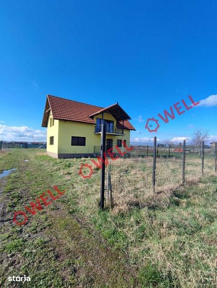 Casă cu 4 camere cu Teren 1122 Mp în Ozun