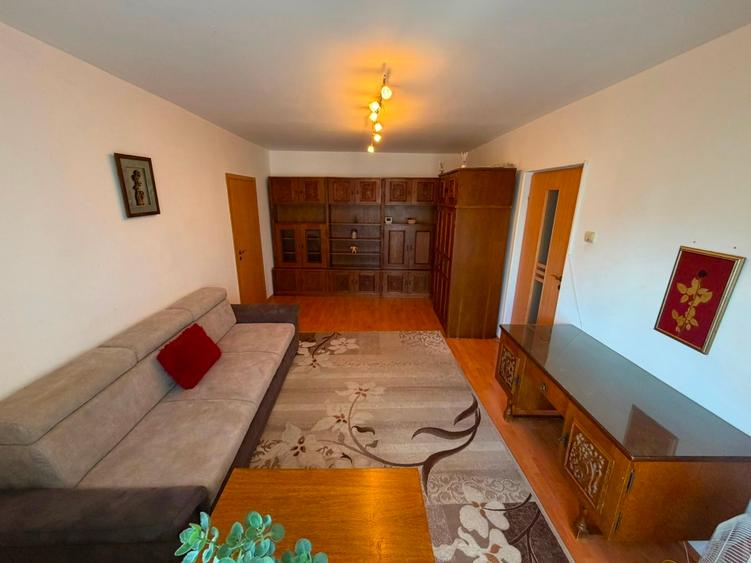 Apartament cu 2 camere semidecomandat în Micălaca