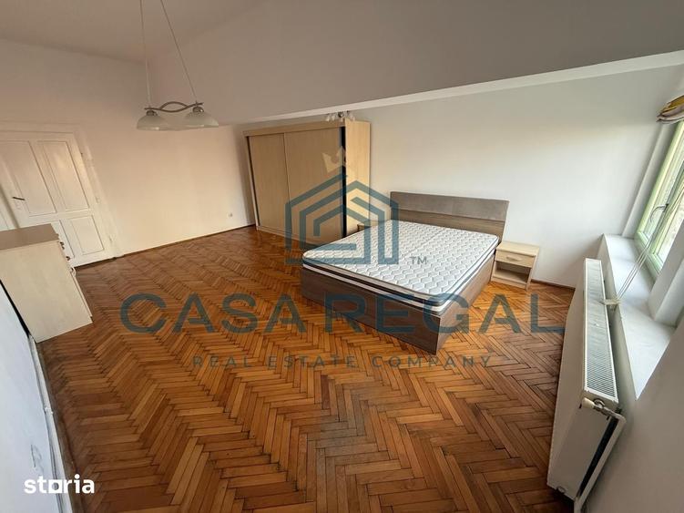 Apartament cu 4 camere, mobilat în Ultracentral
