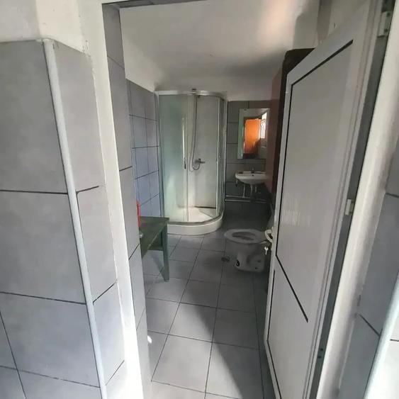 Casă cu 7 camere cu Teren 2424 Mp în Coteana