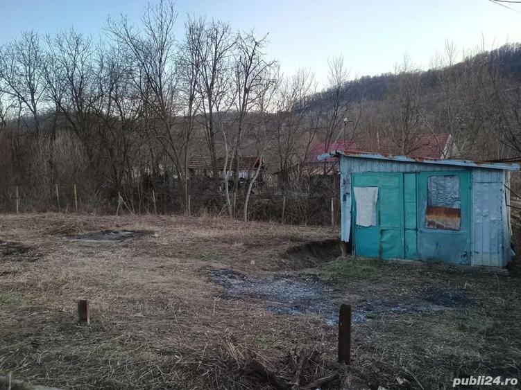 Teren de 1021 mp, în 23 August