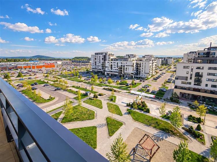 Apartament cu 2 camere decomandat, mobilat în Tractorul