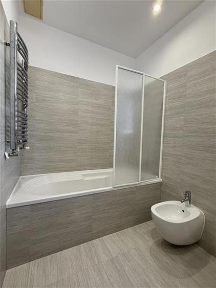 Apartament cu 4 camere decomandat în Dorobanți