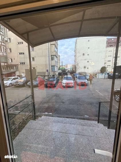 Spațiu comercial, de 55 mp, în Central