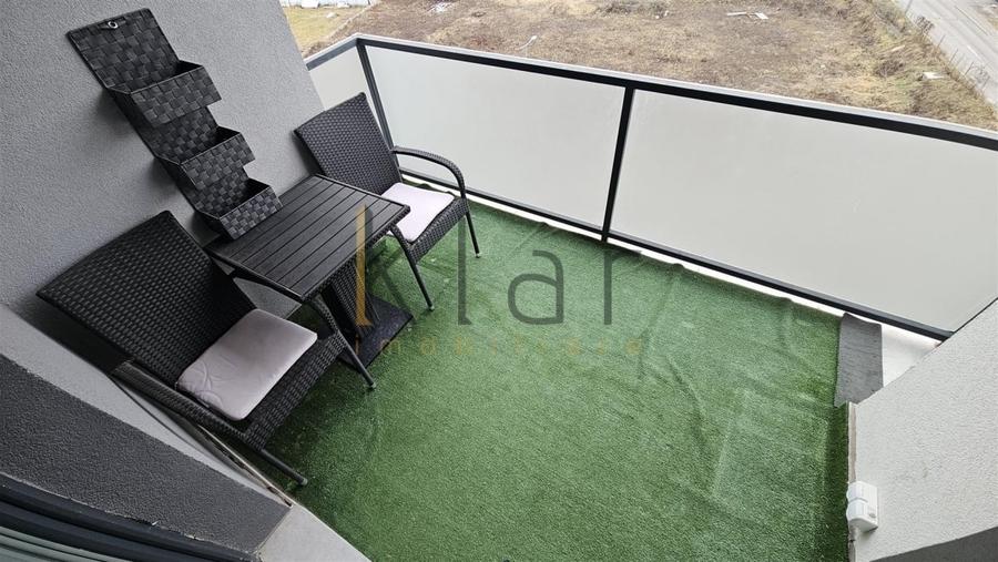 Apartament cu 3 camere semidecomandat, mobilat în Bună Ziua