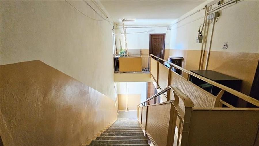 Apartament cu 4 camere decomandat în Aradului