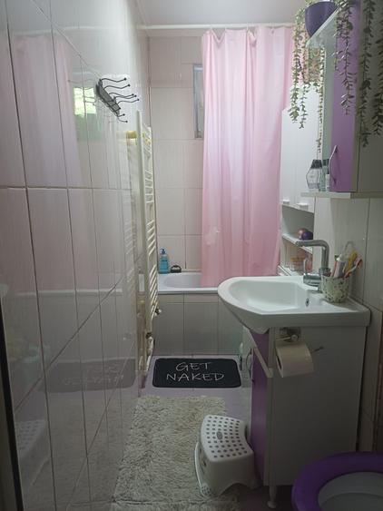 Vand Apartament cu 3 camere , etaj 1 - 10