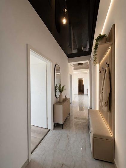 Apartament cu 3 camere decomandat în Exterior Vest