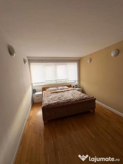 Apartament cu 4 camere decomandat în Calea Moldovei