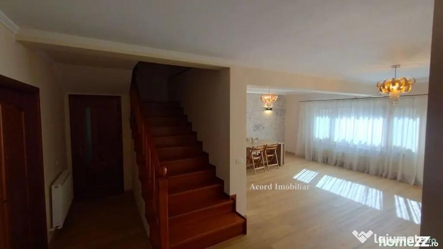 Casă cu 5 camere cu Teren 440 Mp în Valu lui Traian