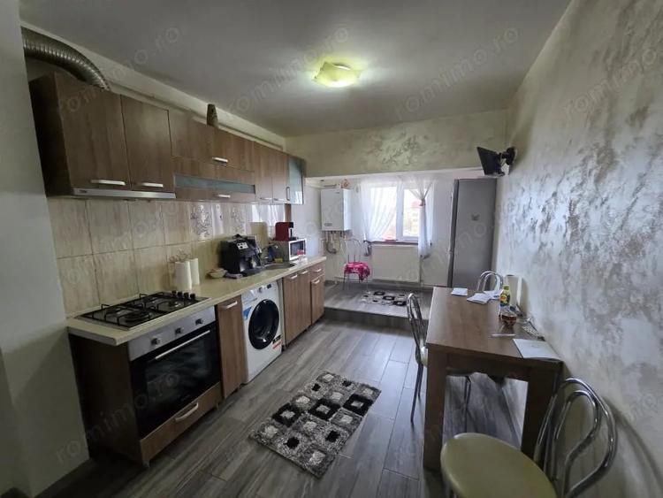 Apartament cu 2 camere semidecomandat, mobilat în Banat