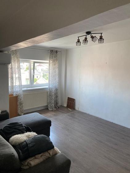 Apartament cu 2 camere decomandat în Ștrand