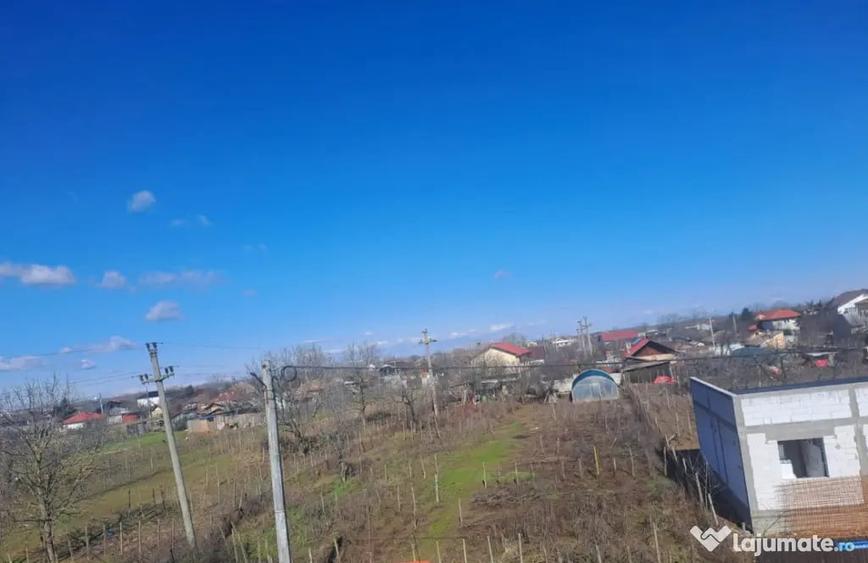 Teren de 1200 mp, în Coșoveni
