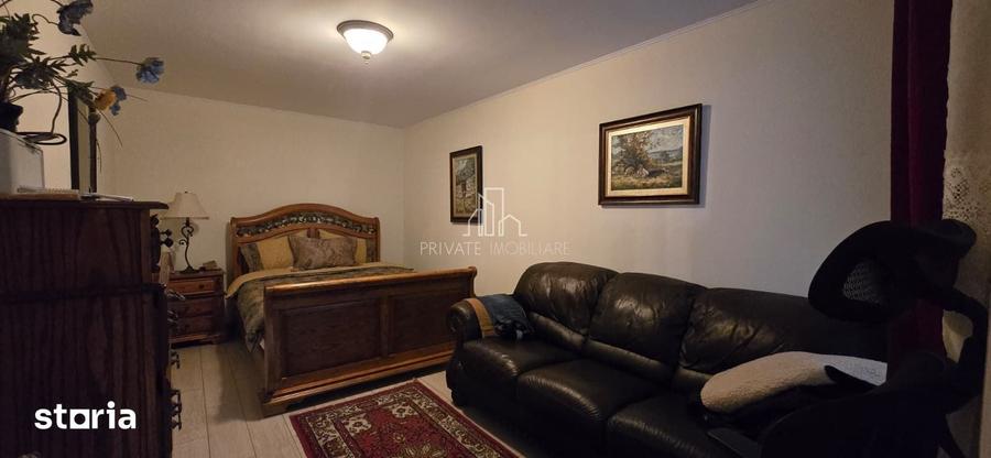Casă cu 4 camere cu Teren 1734 Mp în Vânători