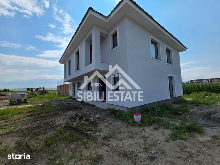 Casă cu 4 camere cu Teren 230 Mp în Central