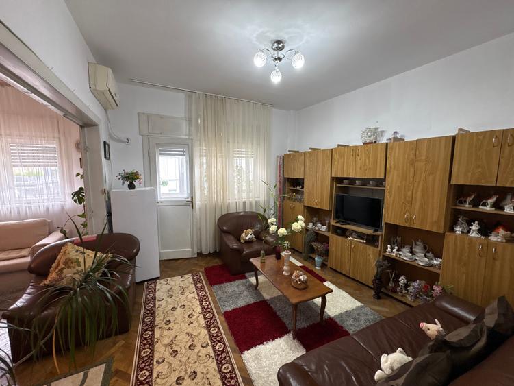 Apartament cu 4 camere în Gara de Nord