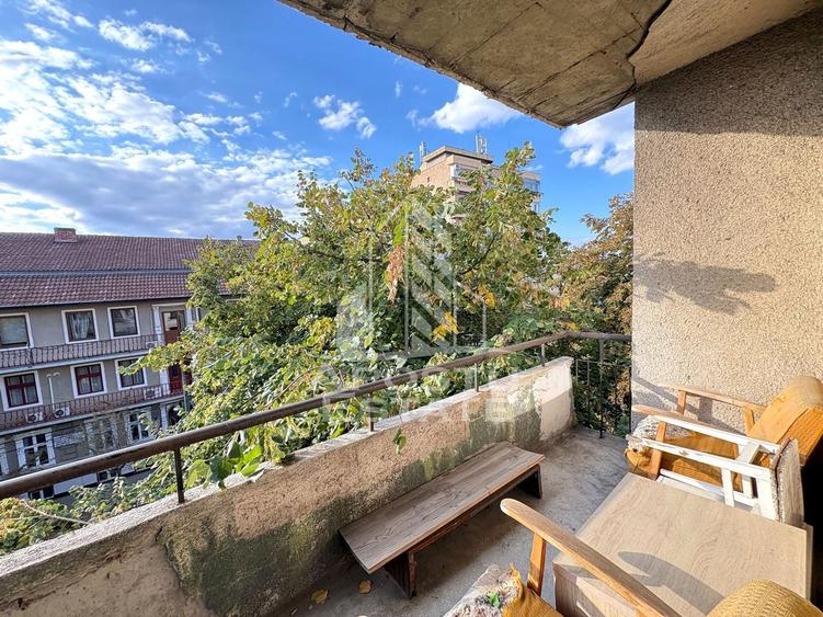 Apartament cu 4 camere decomandat, mobilat în Elisabetin