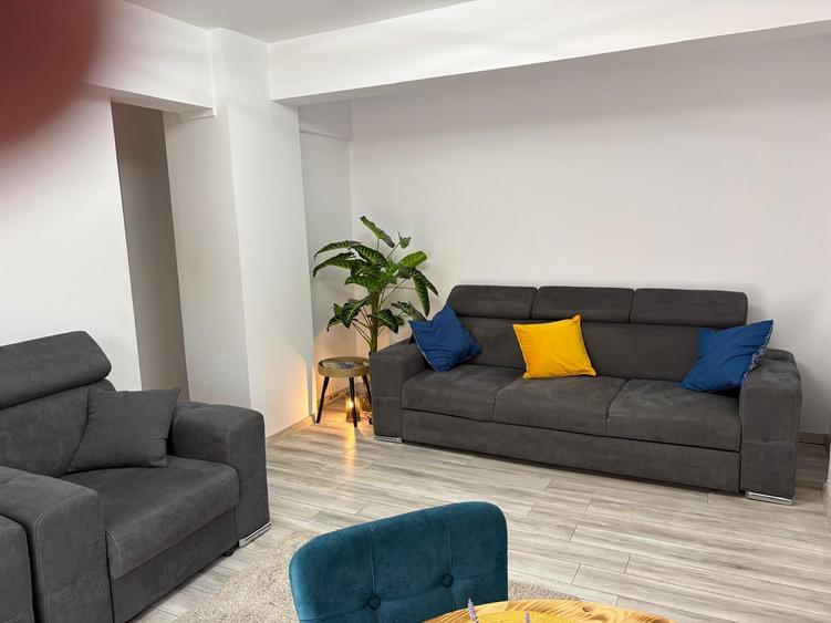 Apartament cu 2 camere decomandat, mobilat în Calea Victoriei