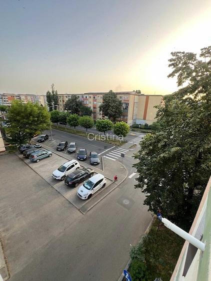 Inchiriez Garsoniera Craiovita Noua etaj 3/4 zona Materna