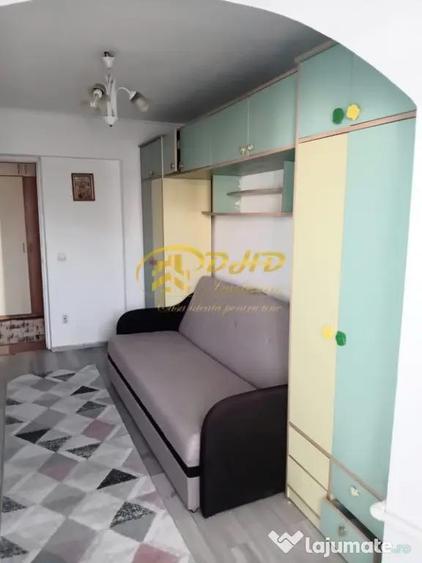 Apartament cu 3 camere decomandat în Păcurari