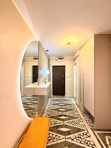 Apartament cu 3 camere semidecomandat, mobilat în Ultracentral