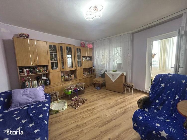 Apartament cu 3 camere decomandat în Siderurgiștilor