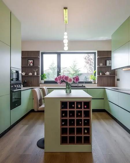 Apartament cu 2 camere decomandat în Tunari