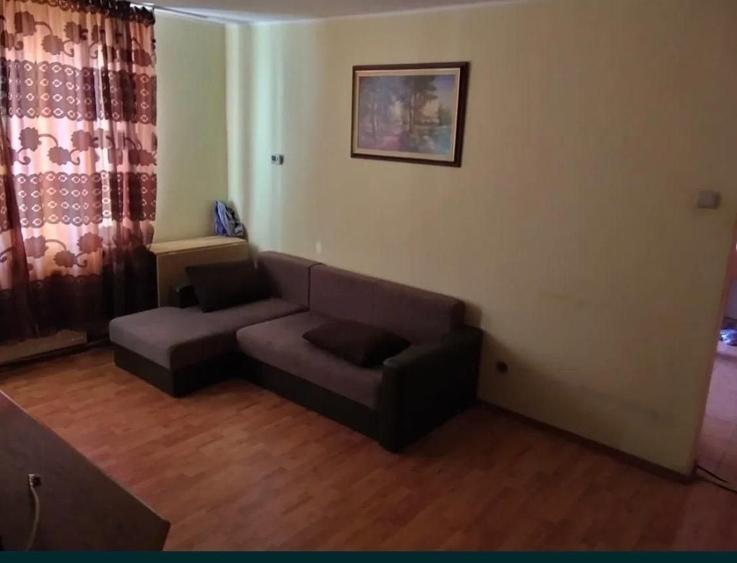 Apartament cu 3 camere decomandat în Dărmănești