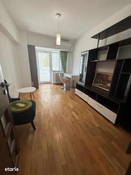 Apartament cu 3 camere decomandat în Centrul Civic