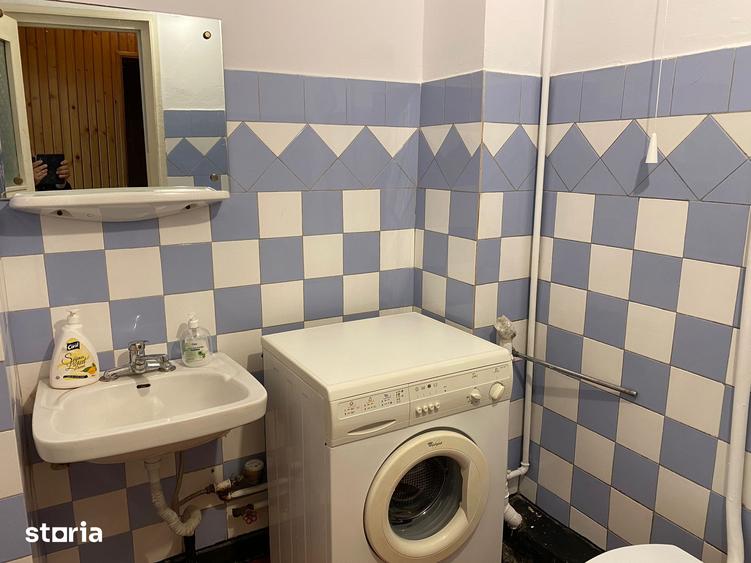 Apartament cu 4 camere decomandat în Central