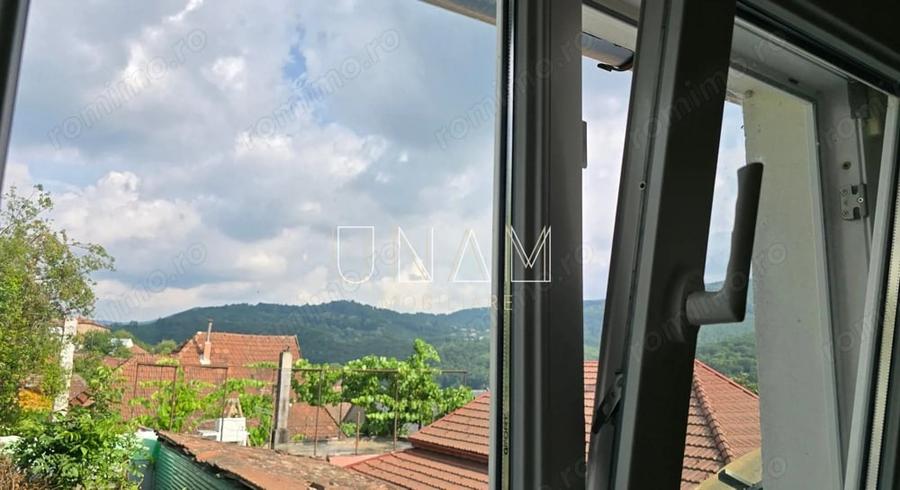 Casă cu 4 camere cu Teren 225 Mp în Muncitoresc