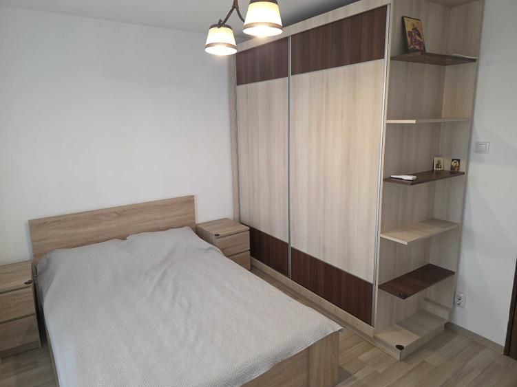 Apartament cu 3 camere decomandat în Frații Golești