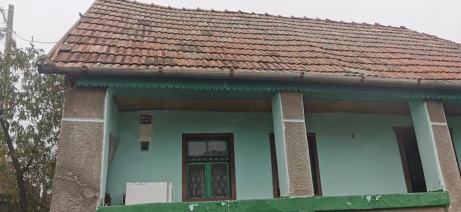 Casă cu Teren 1524 Mp în Roșia de Secaș