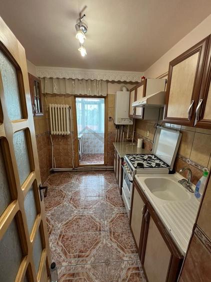 Apartament cu 2 camere decomandat în Nicolina