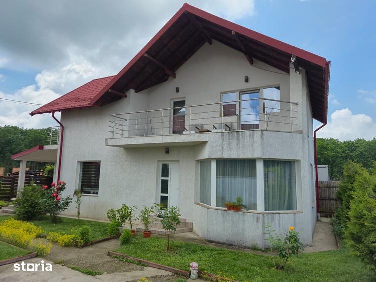 Casă cu 3 camere cu Teren 500 Mp în Moșoaia