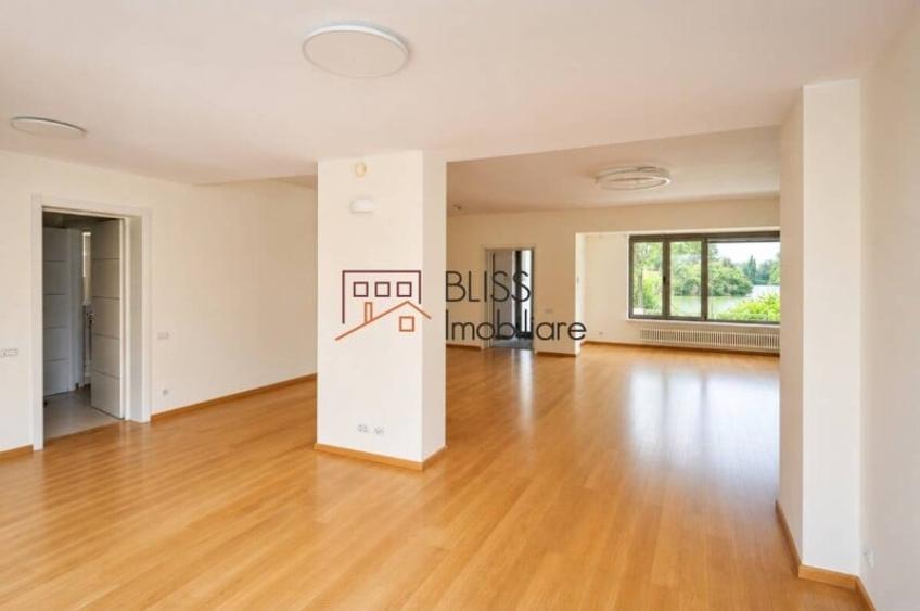 Casă cu 6 camere cu Garaj în Băneasa