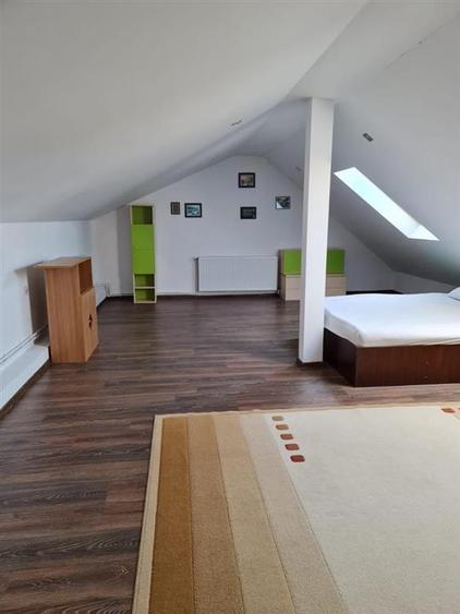 Casă individuală cu 5 camere cu Teren 400 Mp în Schei